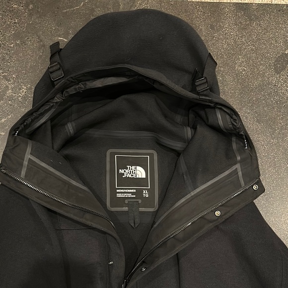 The North Face Men's Black Hooded Jacket - Picture 2 of 6